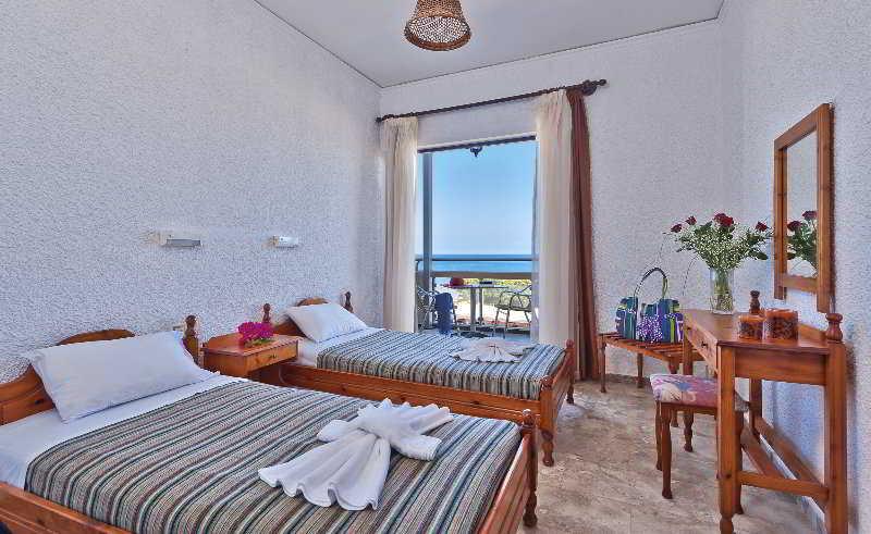 Lia Beachfront Apartments Stalos Luaran gambar