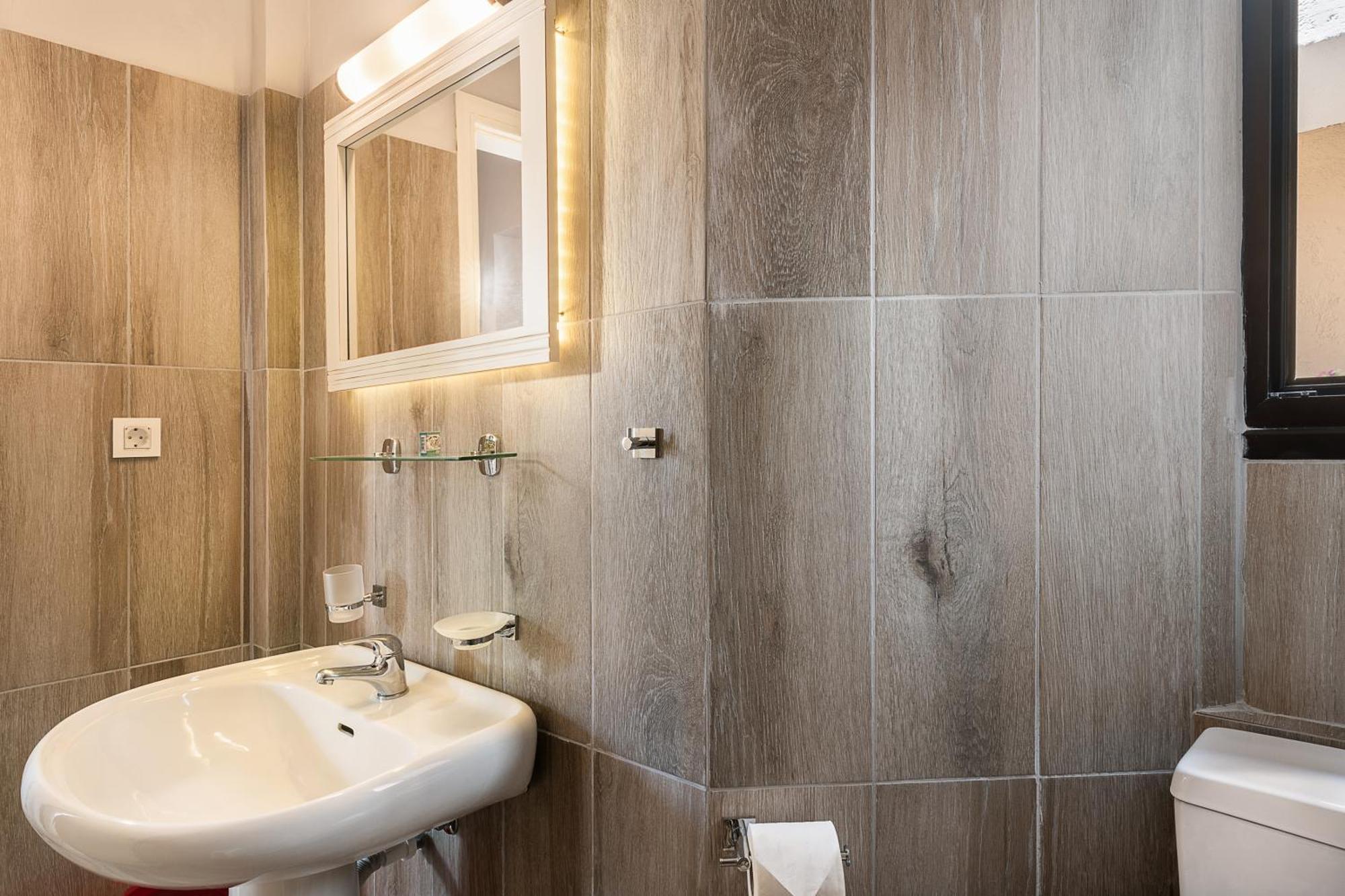Lia Beachfront Apartments Stalos Luaran gambar