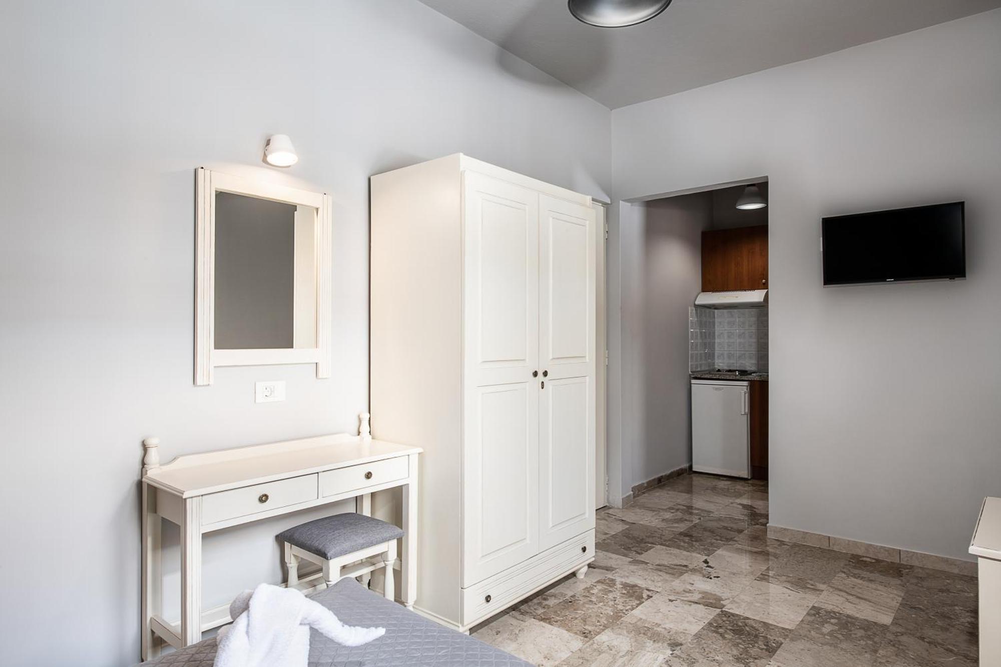 Lia Beachfront Apartments Stalos Bilik gambar