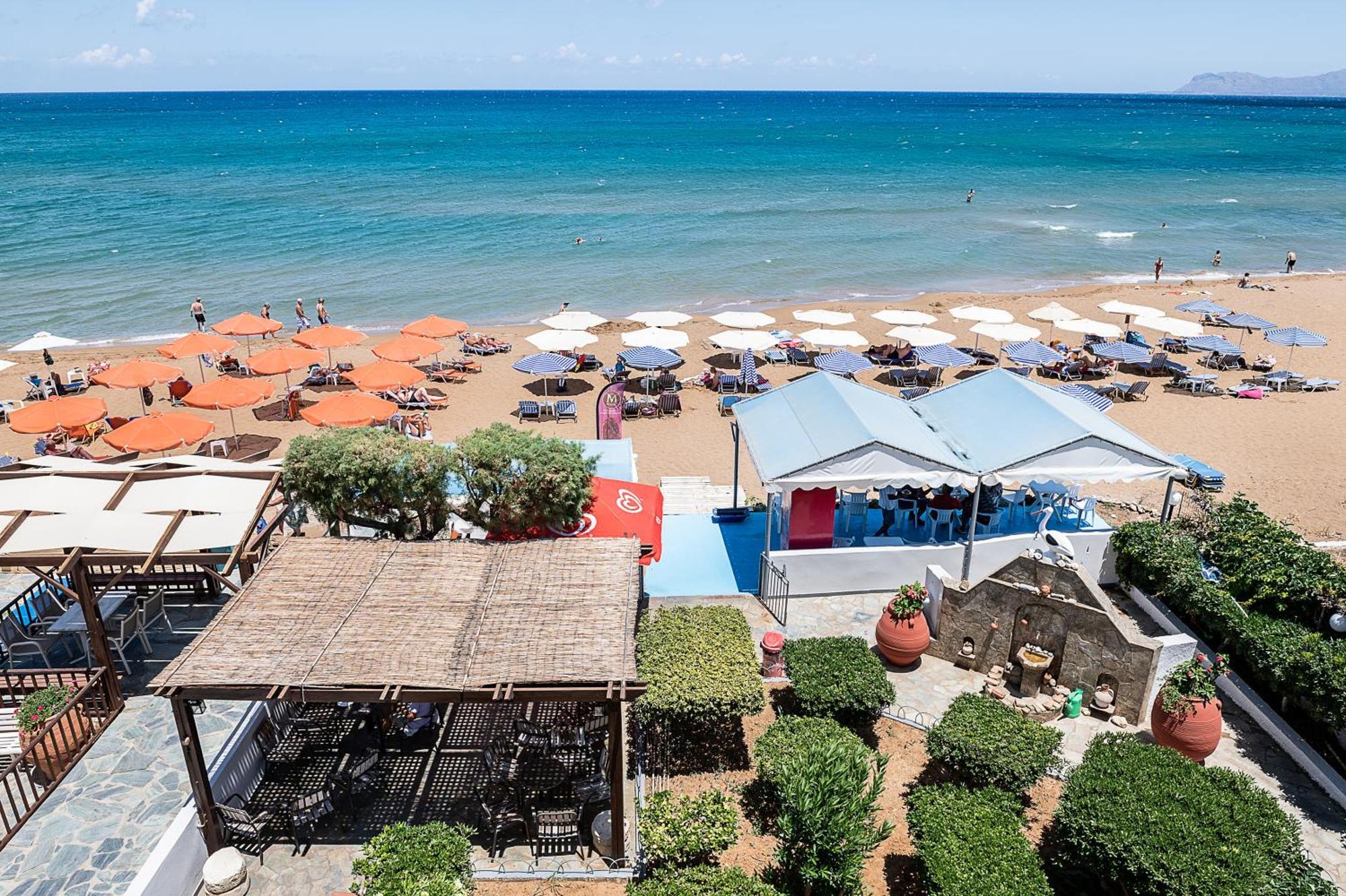 Lia Beachfront Apartments Stalos Luaran gambar