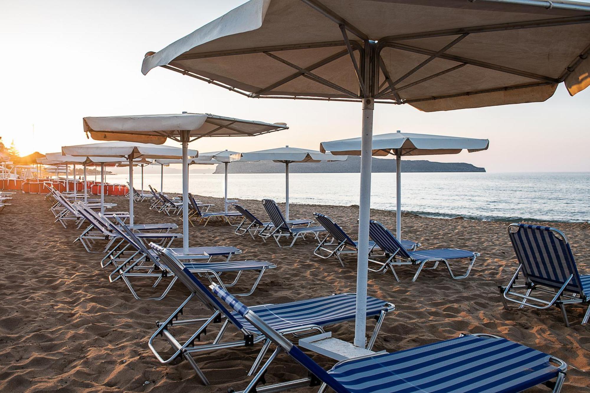 Lia Beachfront Apartments Stalos Luaran gambar