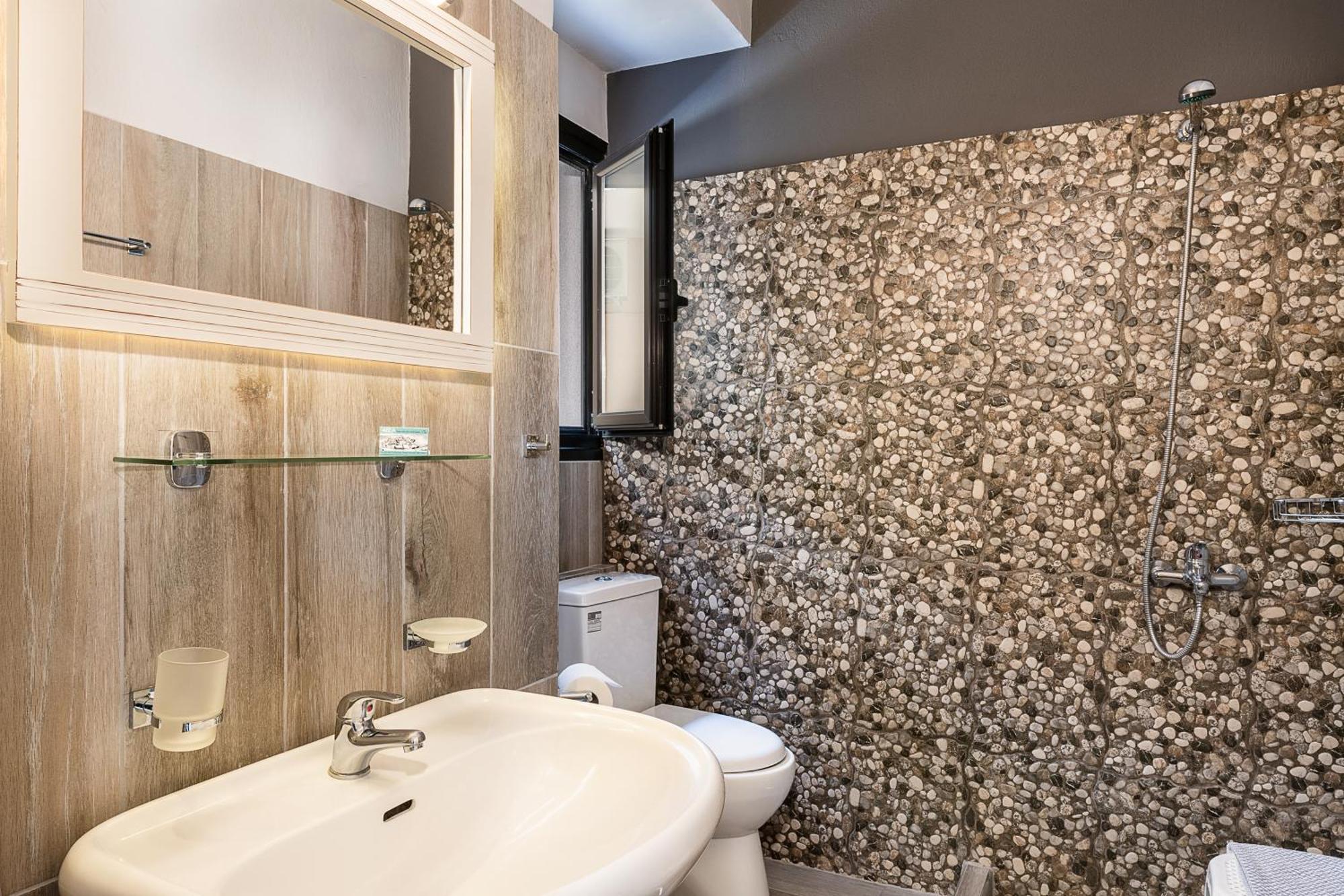 Lia Beachfront Apartments Stalos Luaran gambar