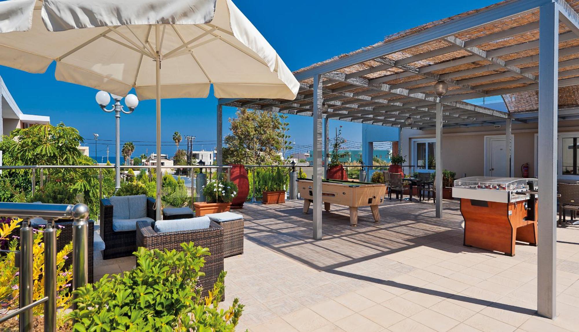 Lia Beachfront Apartments Stalos Luaran gambar