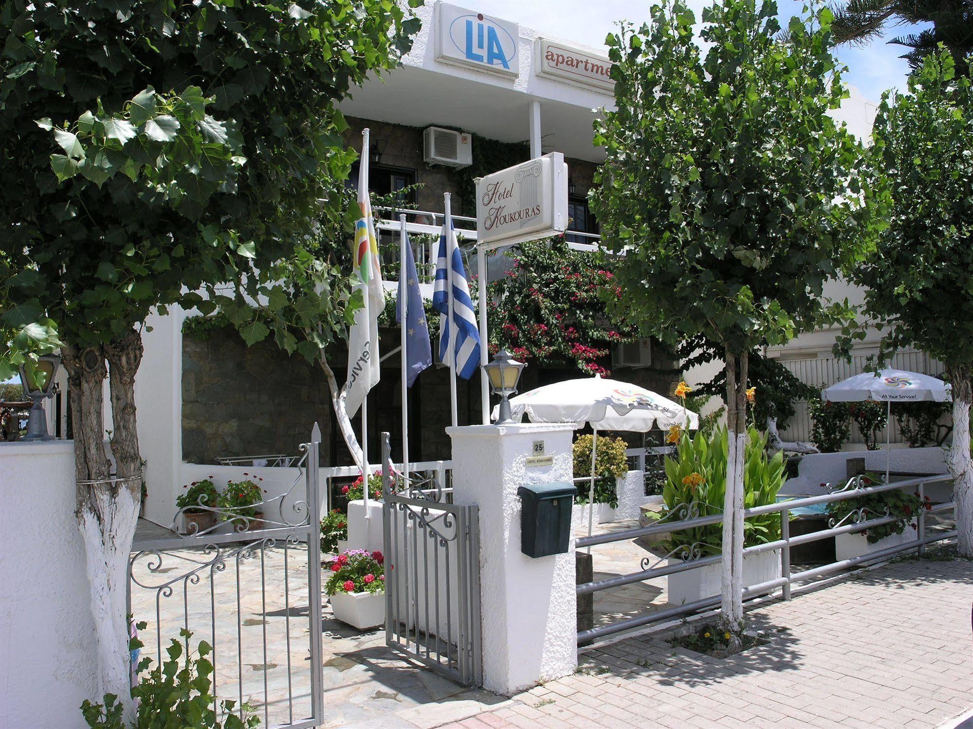 Lia Beachfront Apartments Stalos Luaran gambar